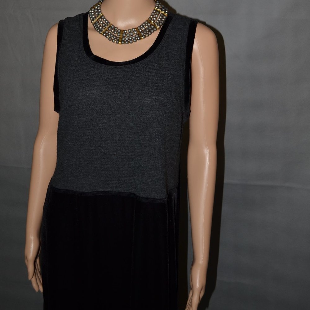 CAROL ANDERSON CALIFORNIA  GRAY & BLACK VELVET LONG DRESS SIZE  L